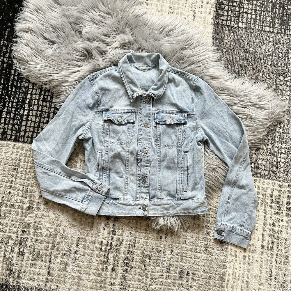 Free People Rumors Denim Trucker Jacket Size SM Light Wash Blue Faded Not Lined - Picture 1 of 3